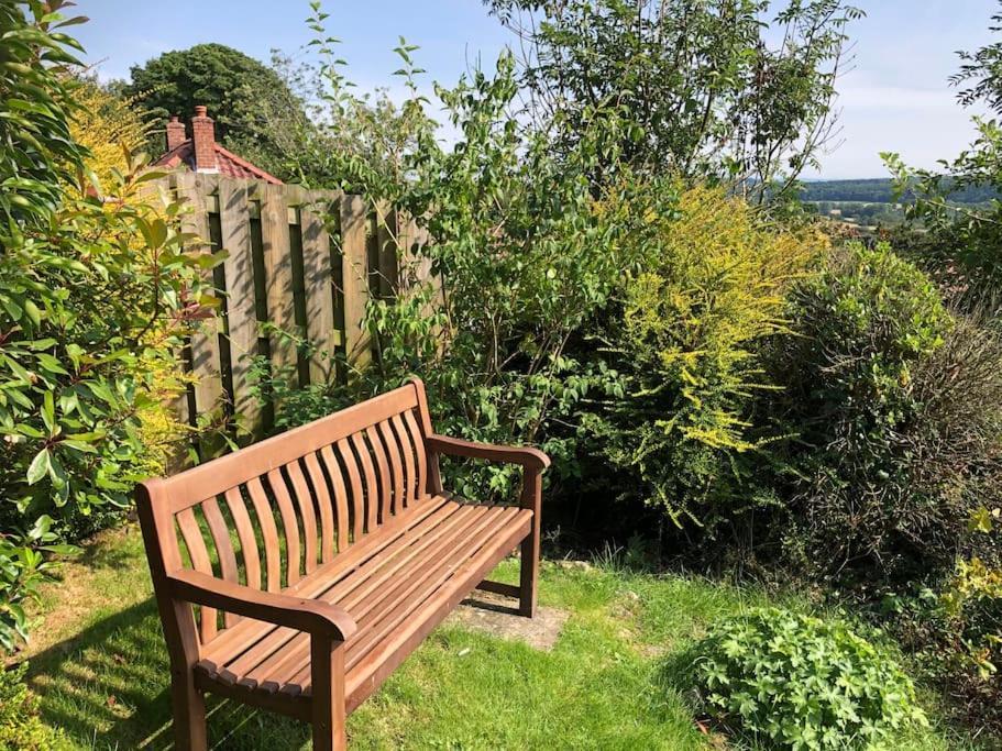 St Anthony'S, Bright Perkily Decorated 3 Bedroom House Ampleforth Экстерьер фото